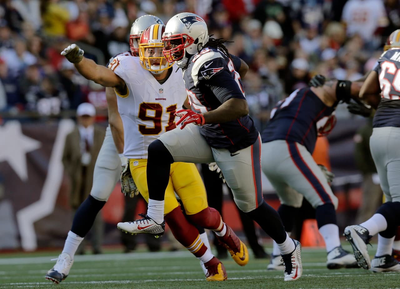 El RB LeGarrette Blount se lució con 129 yardas en el juego que los Patriots ganaron 27-10 a los Redskins para mantenerse invictos.