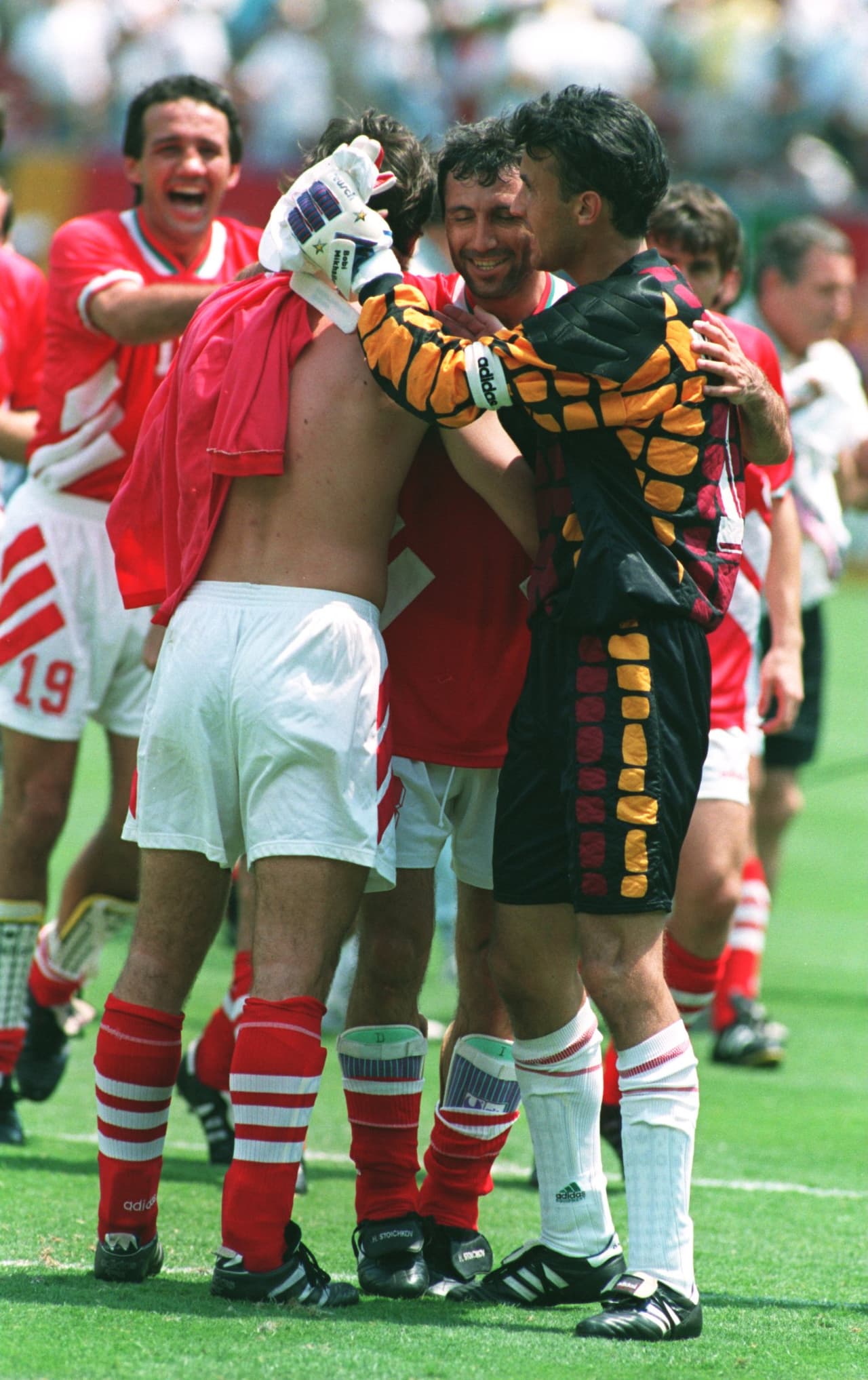 La fiesta ahora venía con el reto de derrotar en semifinales a un Italia que los separaba de la anhelada final.