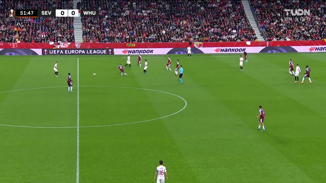 ¡TIRO ATAJADO! disparo por Lucas Ocampos.