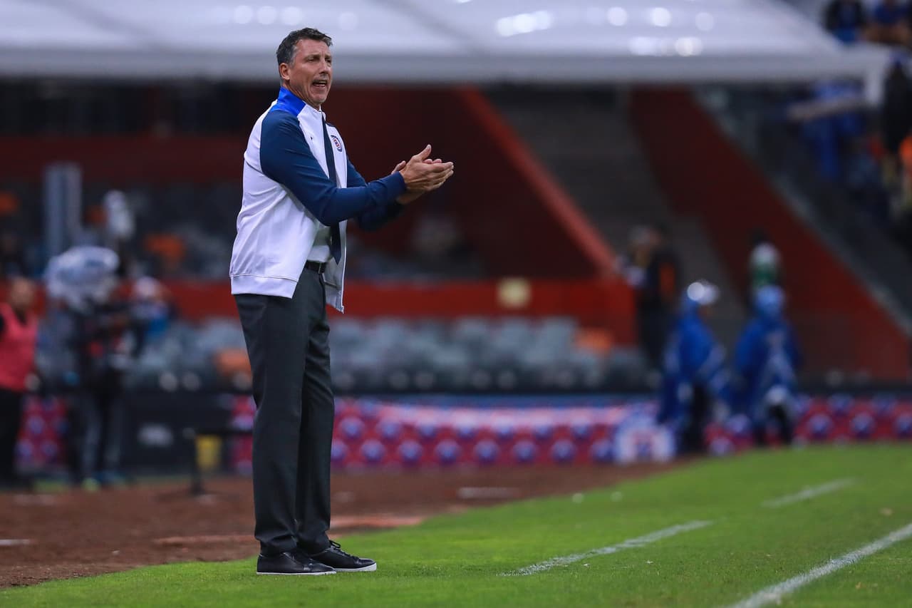 Siboldi no descarta a Marcone; Jurado es opción