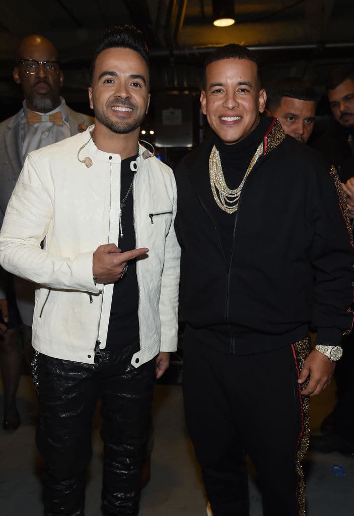 “Despacito” de Daddy Yankee y Luis Fonsi – El enorme hit de Daddy Yankee y Luis Fonsi tuvo su momento de censura en Malasia. La canción recibió varias quejas de por su ritmo sensual.
<br>