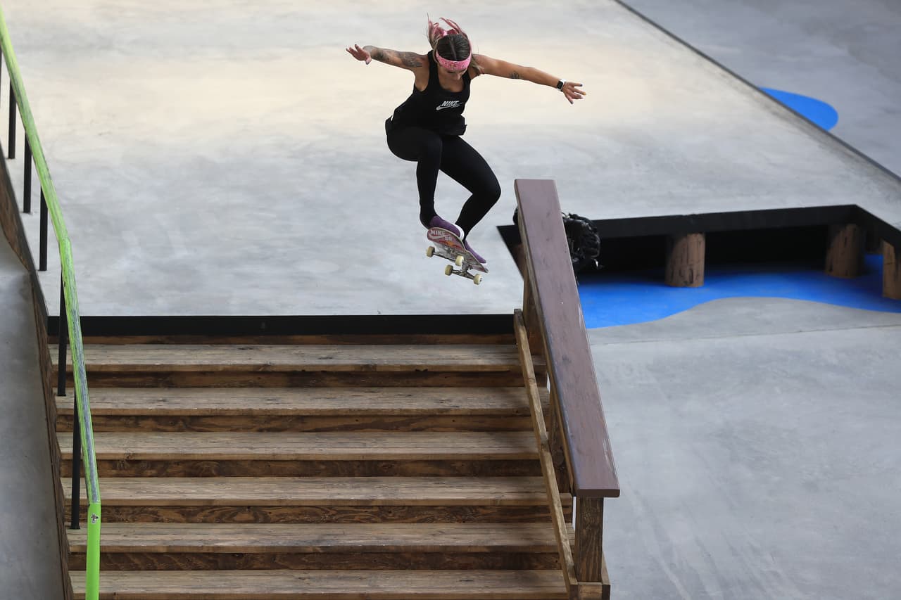 La brasileña de 25 años tiene más de 11 años de recorrido en el mundo del skateboarding, con una vida que incluso le permite también tener a nacionalidad estadounidense.