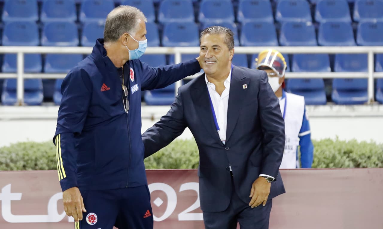 Así se saludaban Carlos Queiroz y José Peseiro antes del cotejo.