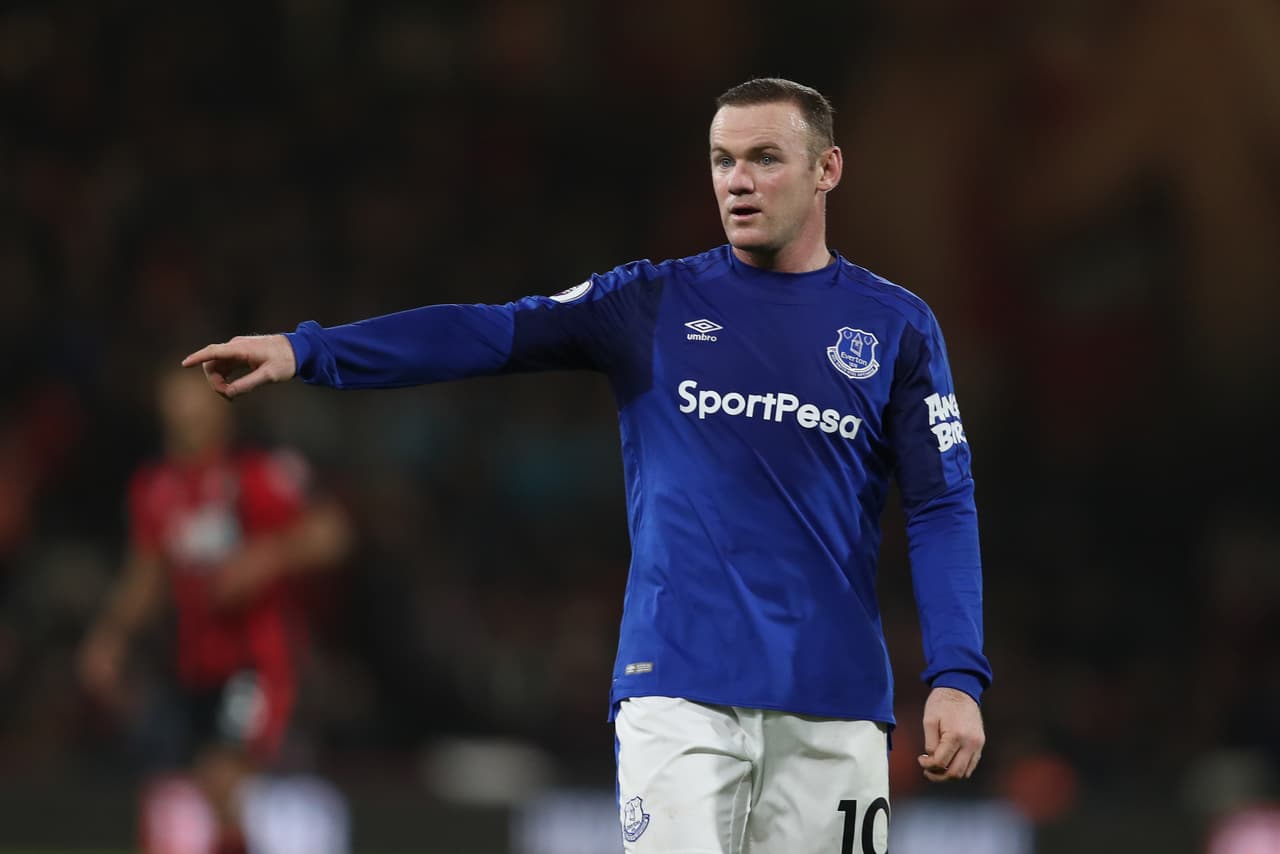 La salida de Wayne Rooney al DC United en la MLS abre un espacio para tener una figura en el ataque del equipo inglés.