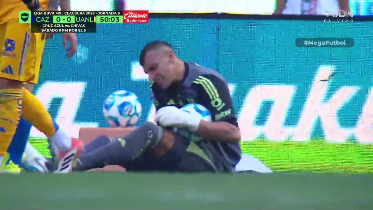 ¡Nahuel le quita su primer gol con Cruz Azul a Nico Ibañez!