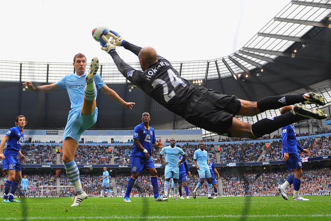 4. Manchester City vs. Everton – Premier League: Tim Howard sí evitó la caída de su arco en este juego de la temporada 11/12, ante la llegada de Edin Dzeko.