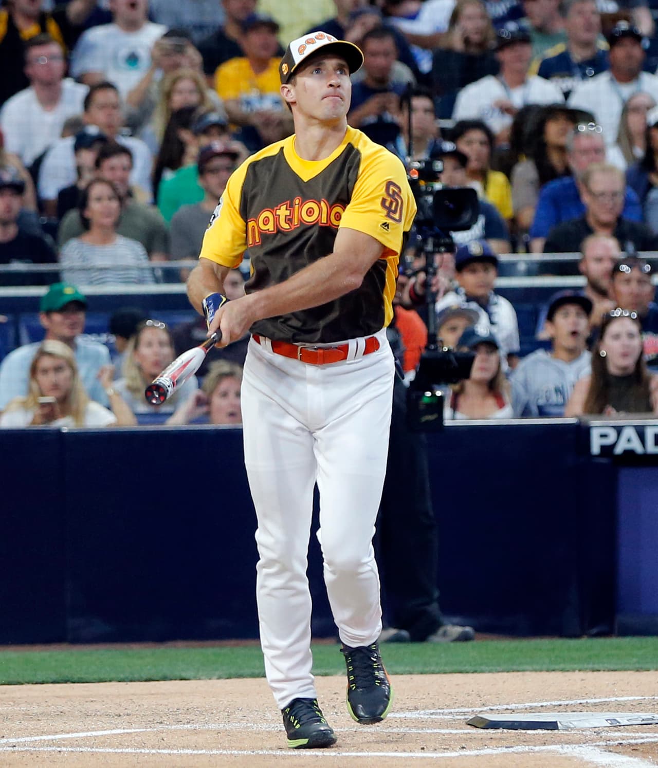 Brees mostró la fuerza de su brazo.