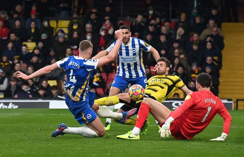 Manchester United tropieza y empatan 1-1 con el Southampton, Manchester City pasa por encima del Norwich City 0-4, Brentford empató 0-0 con el Crystal Palace, Everton golea 3-0 al leeds United y Watford cae en casa 0-2 con el Brighton & Hove Albion.