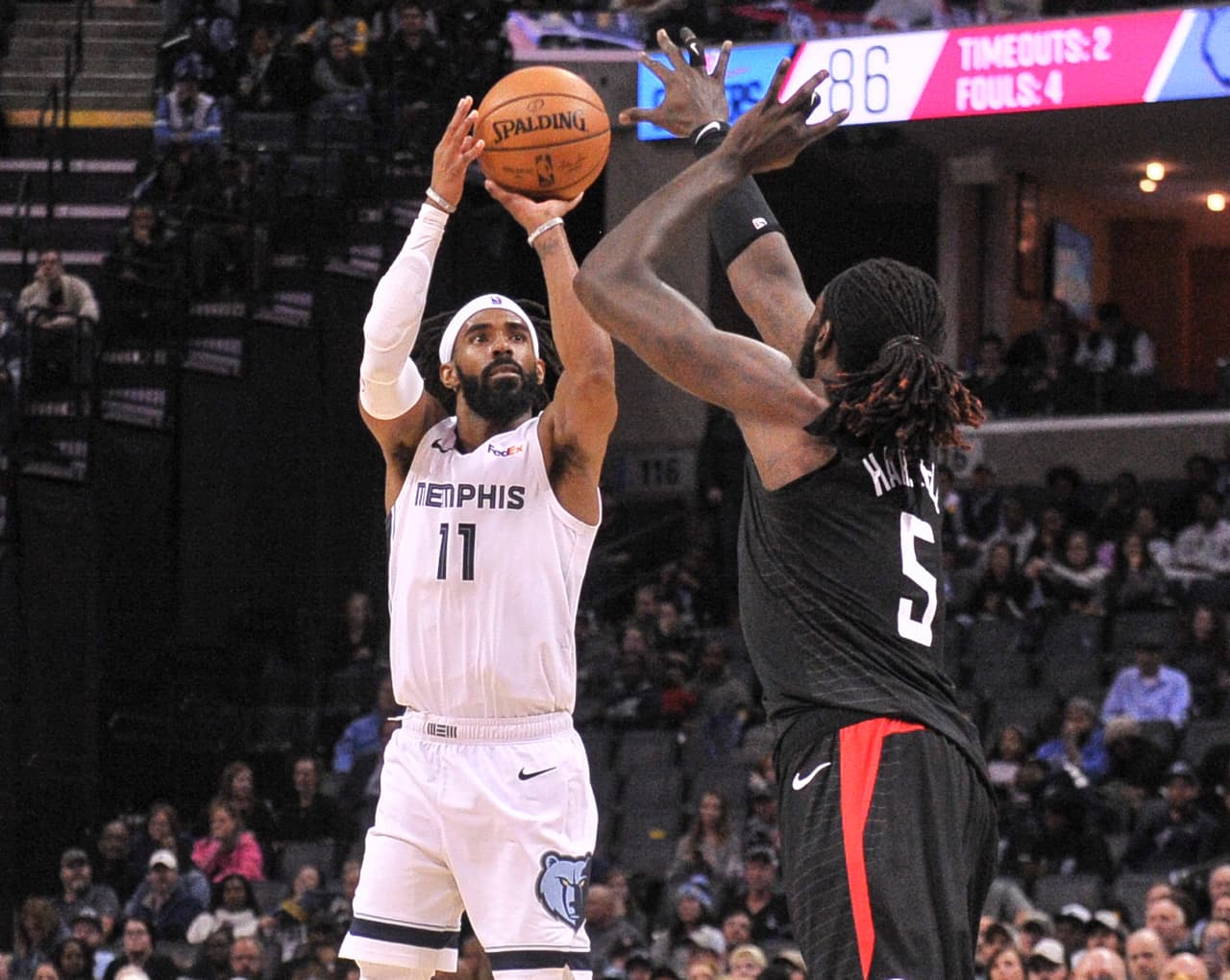 <b>LA Clippers 86-96 Memphis</b>. Mike Conley anotó 22 puntos para ayudar a los Grizzlies (14-9) a vencer en FedEx Forum a los Clippers (16-8), quienes pierden por segunda ocasión en los tres últimos juegos.