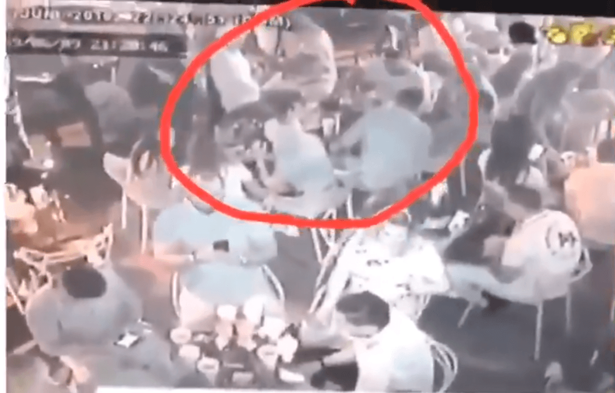 Nadie se alertó sobre la llegada de un individuo en la zona de arriba del círculo en la imagen. Se reporta que Ortiz se hallaba en una terraza.