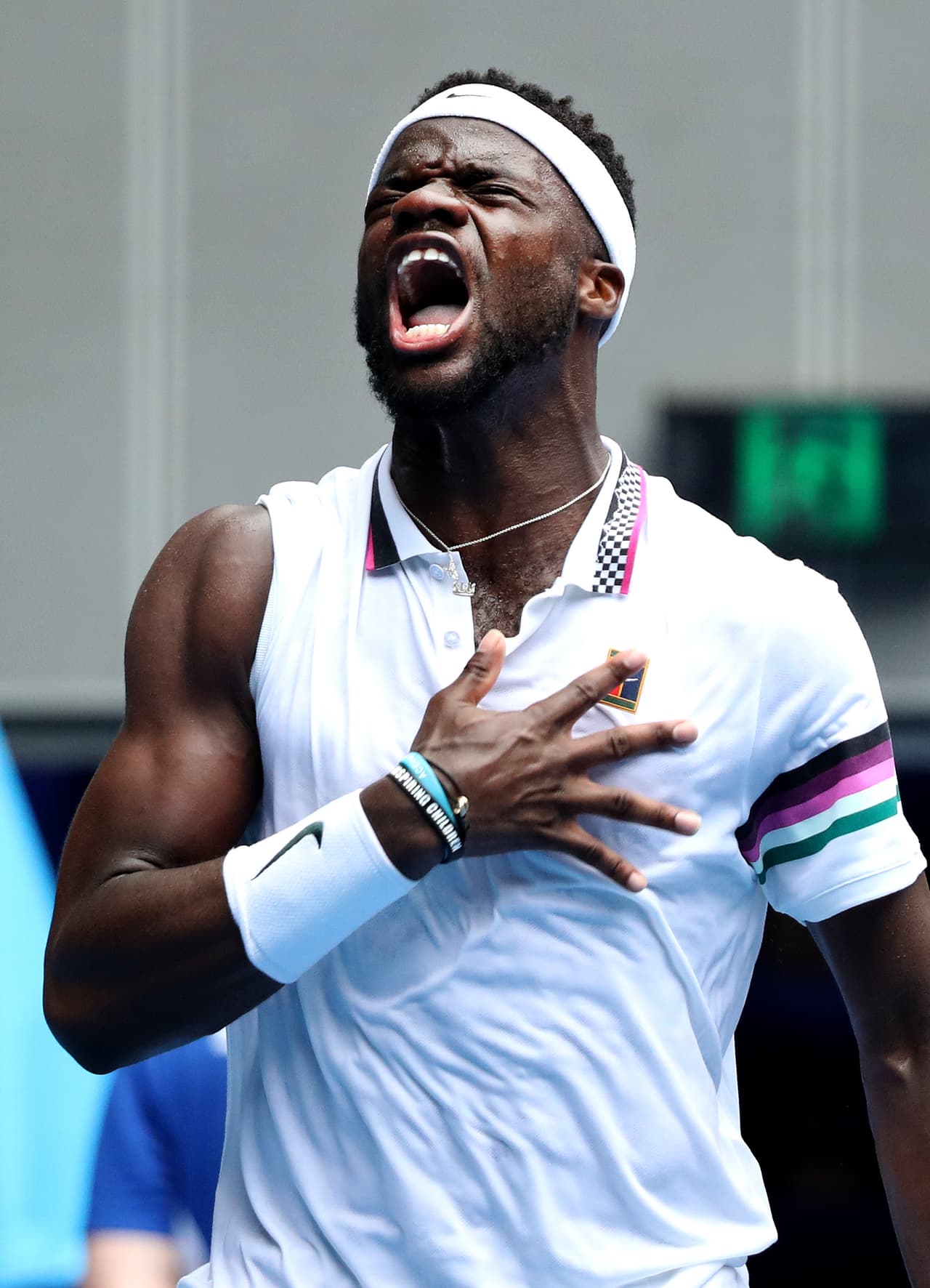 Frances Tifoe sorprendió a Kevin Anderson al derrotarlo 4-6, 6-4, 6-4, 7-5.