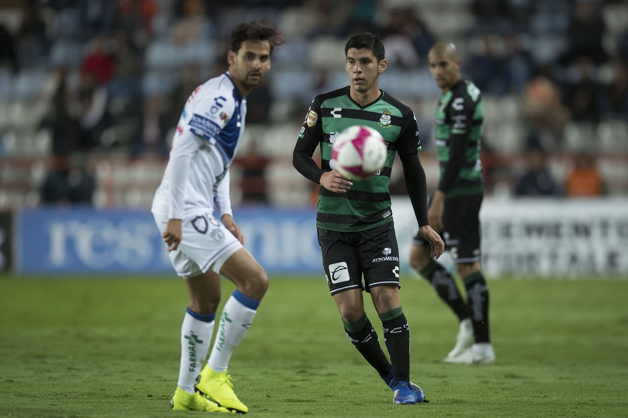 <b>Defensa:</b> Jesús Angulo (Santos, 9).