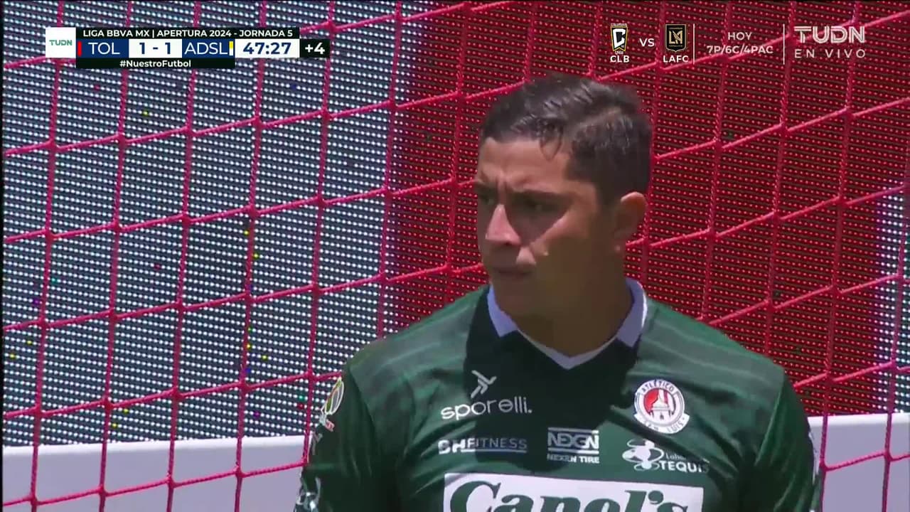 ¡TIRO ATAJADO! disparo por Jesús Angulo.