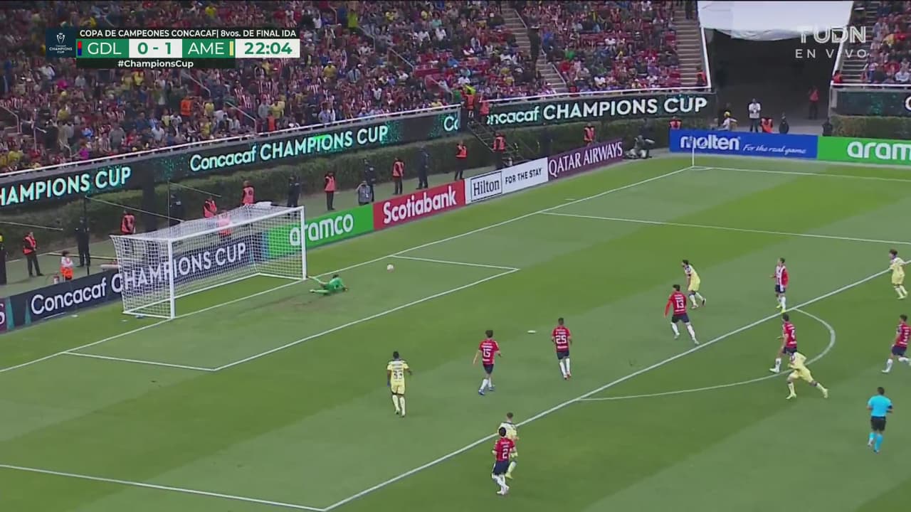 Bombazo de Diego Valdés y Oscar Whalley vuela como Superman para sacarla