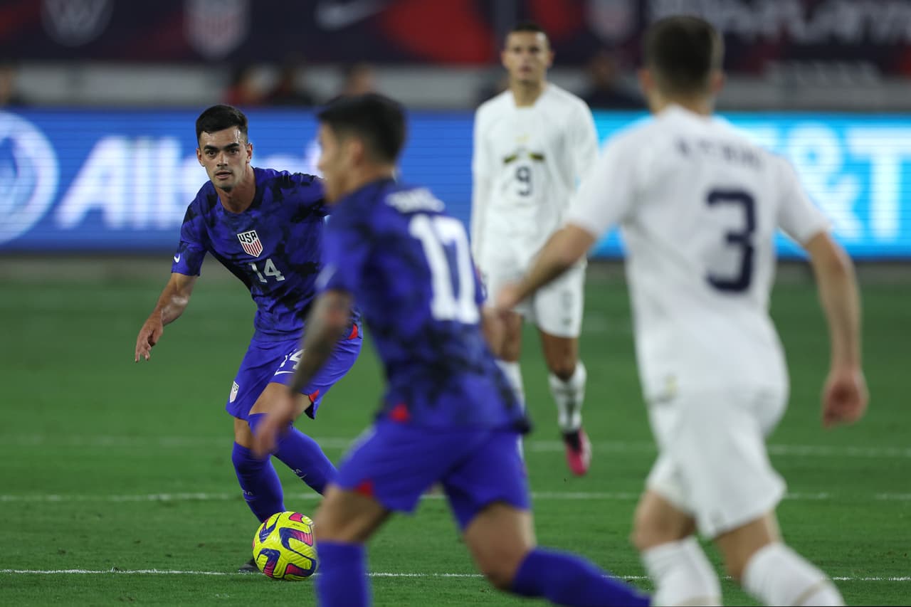 Brandon Vázquez anotó el 1-0, pero Luka Ilic y Veljko Simić rescaraton la victoria 1-2 de Serbia ante Estados Unidos en partido amistoso en el BMO Stadium.