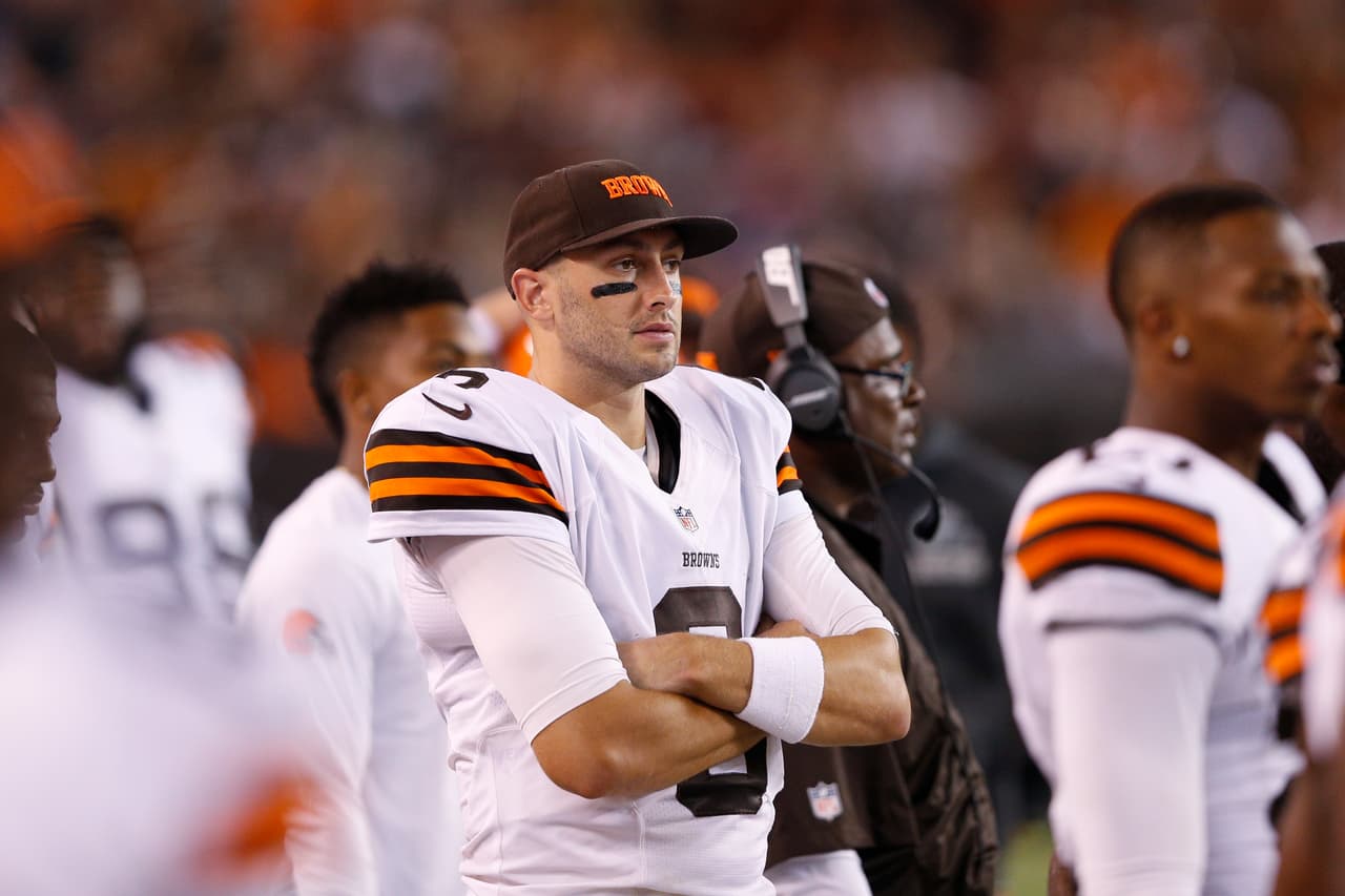 Sin embargo, la marca de Brian Hoyer como titular no fue la mejor tras haber logrado 7 triunfos y seis derrotas.