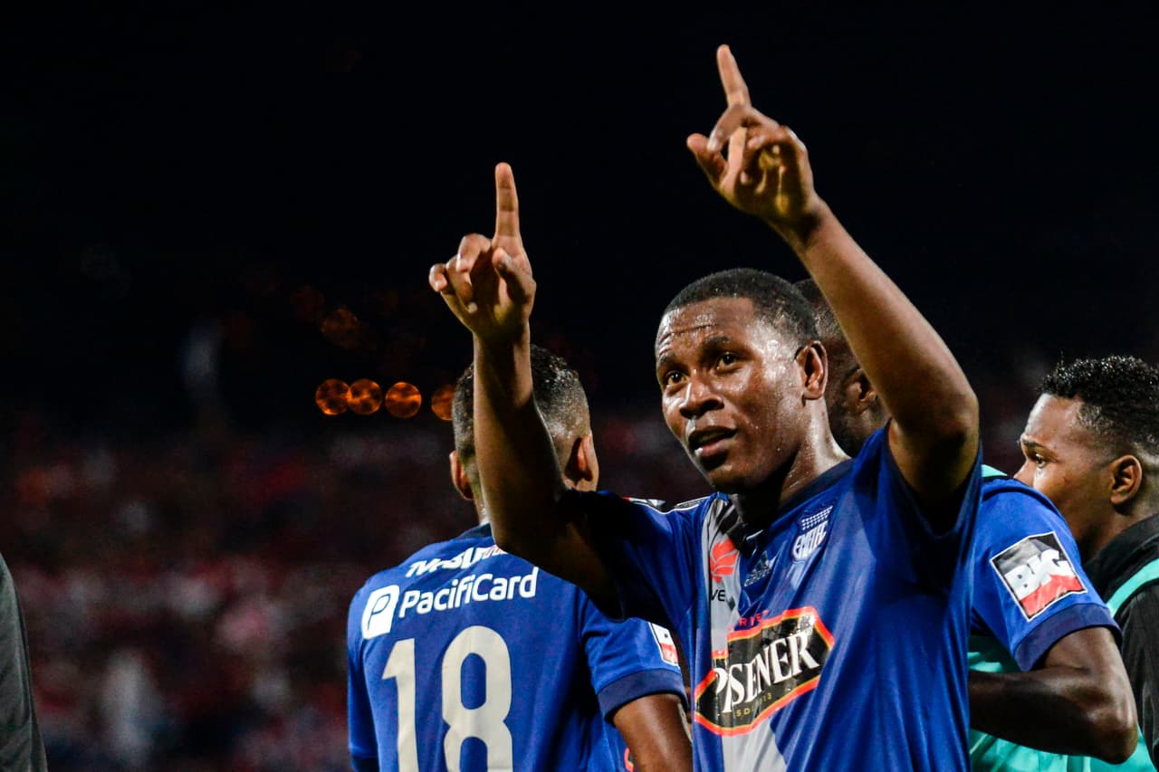 Bryan Angulo en su etapa con el Emelec.