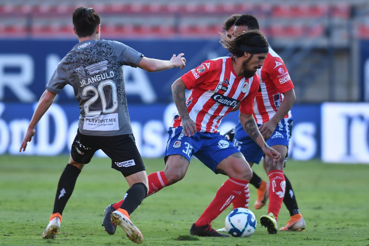 Con goles de Mauro Quiroga al 32 y Cristian Calderon al 90+3 el Necaxa se impone de visita 0-2.