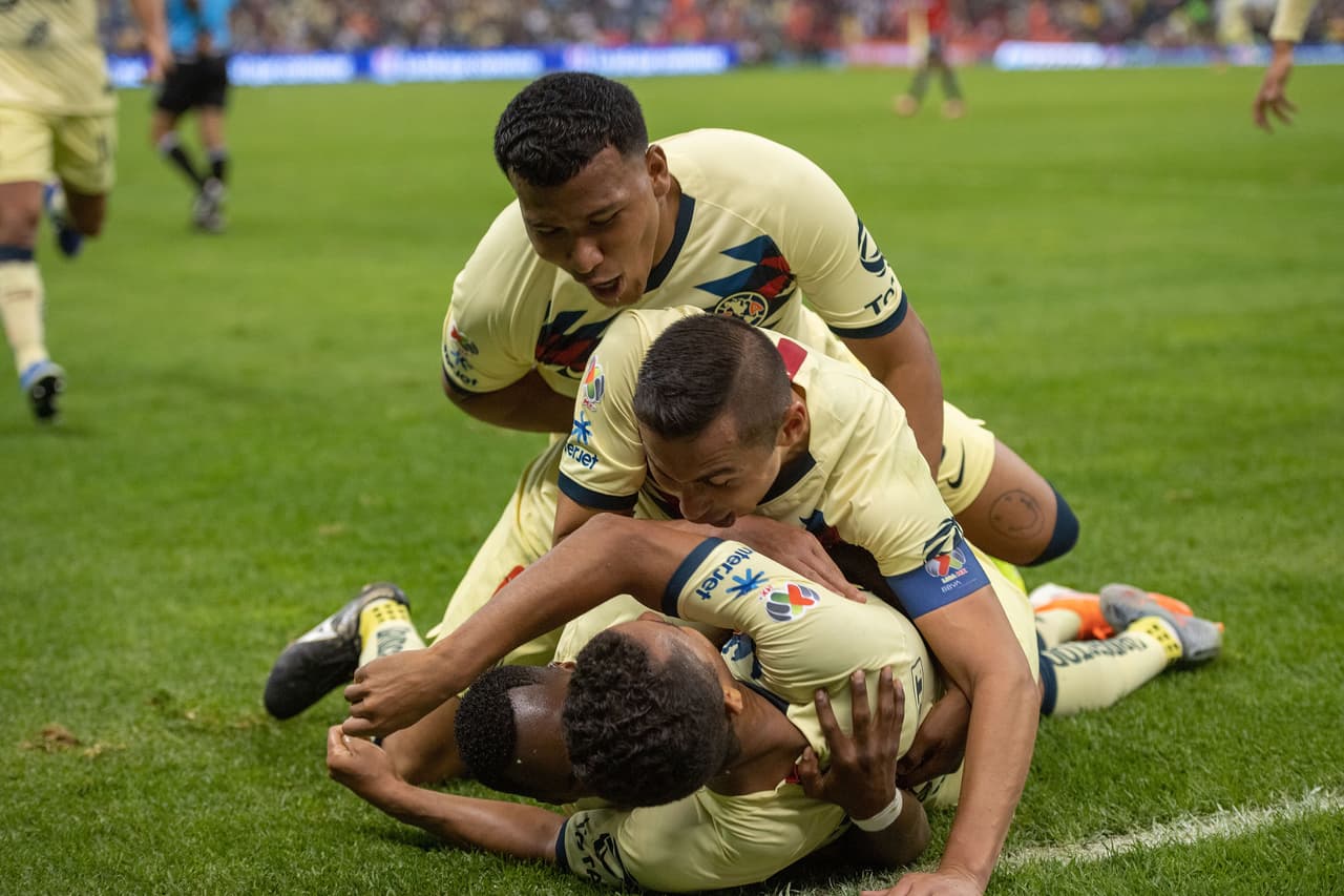 Dos Santos puso el 3-1 en tiempo de reposición.