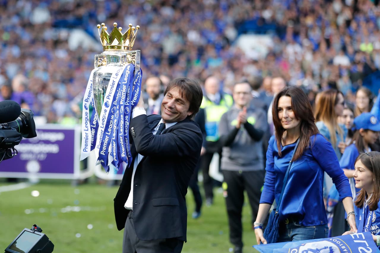 Antonio Conte, campeón de la Premier League con Chelsea.