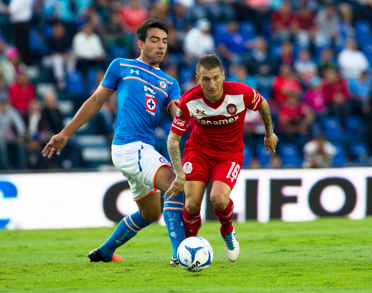 Debutó en 2011 con Cruz Azul y solo ha hecho un gol para su cuenta personal, pero seguramente será una opción para Boy en los momentos importantes.