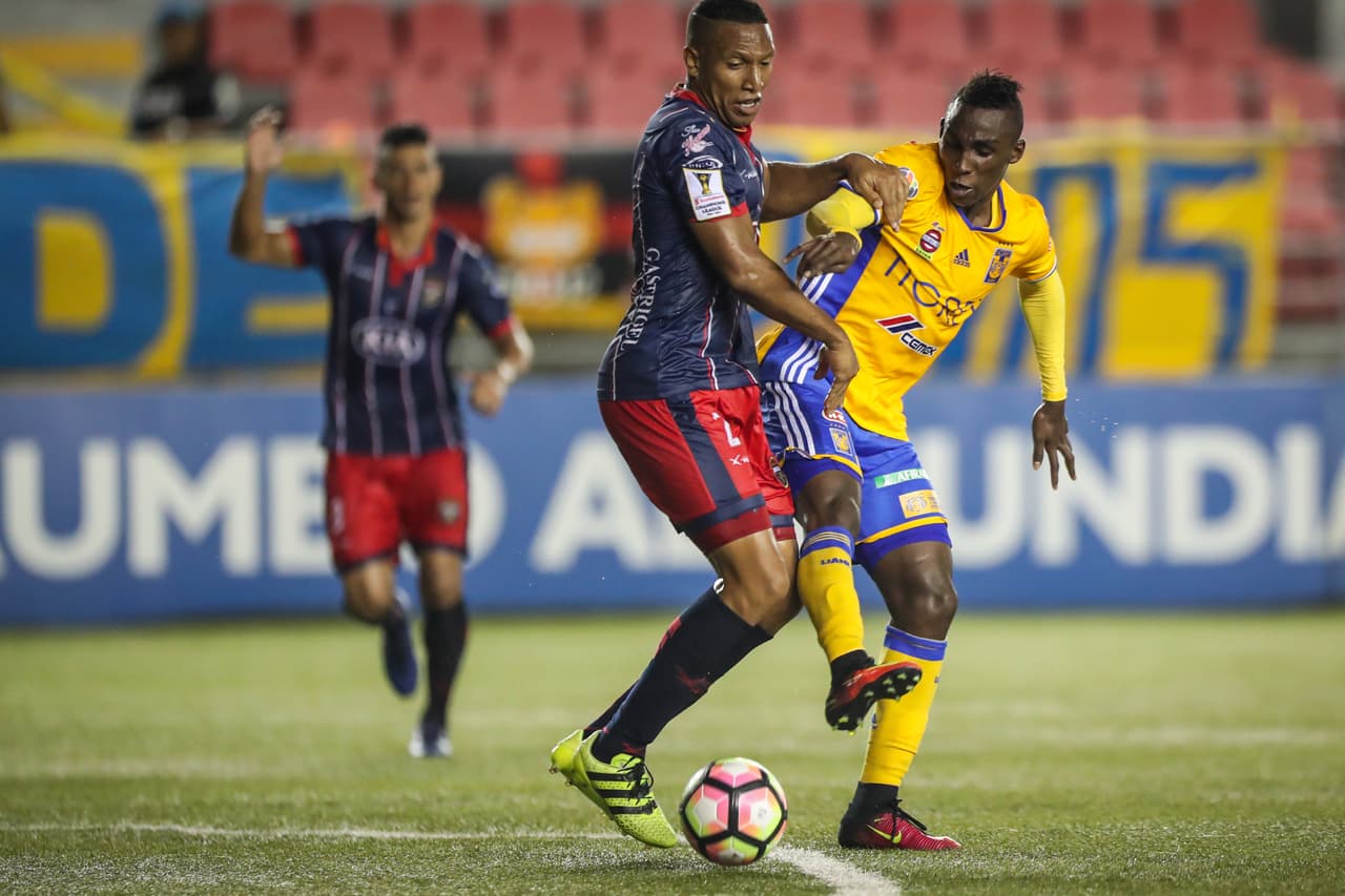 El juvenil jugó tres partidos de la Liga de Campeones de la Concacaf con Tigres, donde anotó un gol.