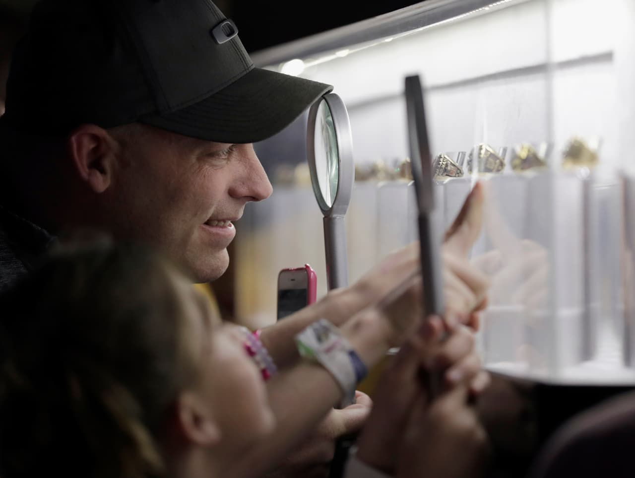 Otra de las atracciones es la exhibición de los anillos de campeonato, que están disponibles para los visitantes.