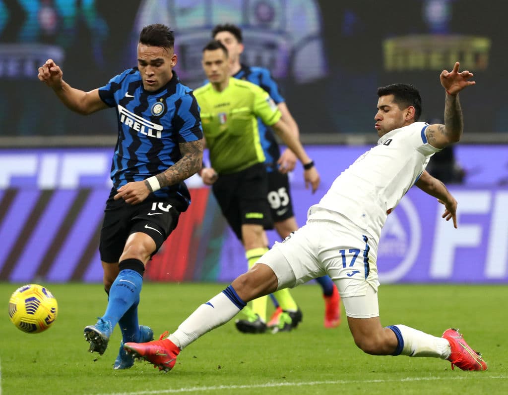 Inter derrota al Atalanta por la mínima en el Estadio de San Siro. El gol solitario cayó por parte de Milan Skriniar al minuto 54 del partido, para cerrar la Jornada 26 de la Serie A y así los 'nerazzurri' se encuentran como super líderes en la tabla, seguidos por el Milan con tan solo seis puntos abajo.
