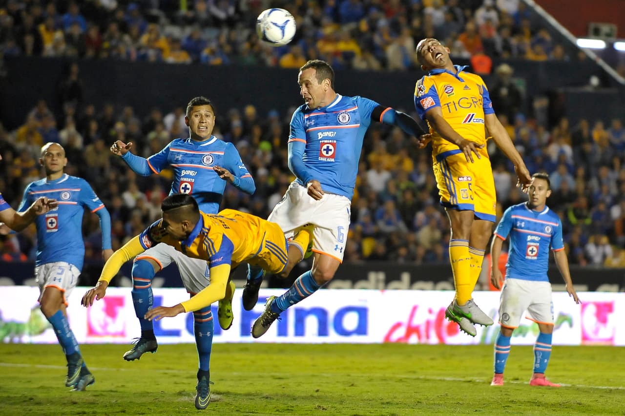 Bajo la dirección técnica de Tomás Boy desde el inicio del campeonato, el conjunto de La Noria confía en por fin recomponer el camino errado desde 1997. “El Jefe” en lugar de contratar jugadores ha optado por hacer una purga. Dejó ir a Xavier Báez, Emmanuel Loeschbor, Gerardo Flores, Lucas Silva y Fernando Belluschi, entre otros.