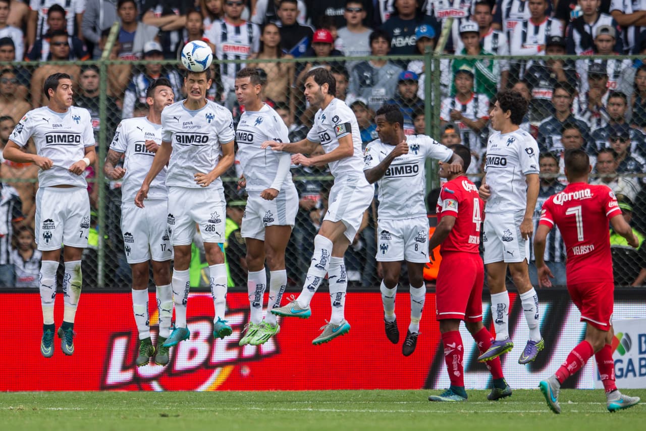 A su ya poderoso cuadro dirigido por Antonio Mohamed, se le añadieron el ecuatoriano Walter Ayoví, el uruguayo Carlos Sánchez y Miguel Ángel Herrera. Seguramente dará de que hablar.