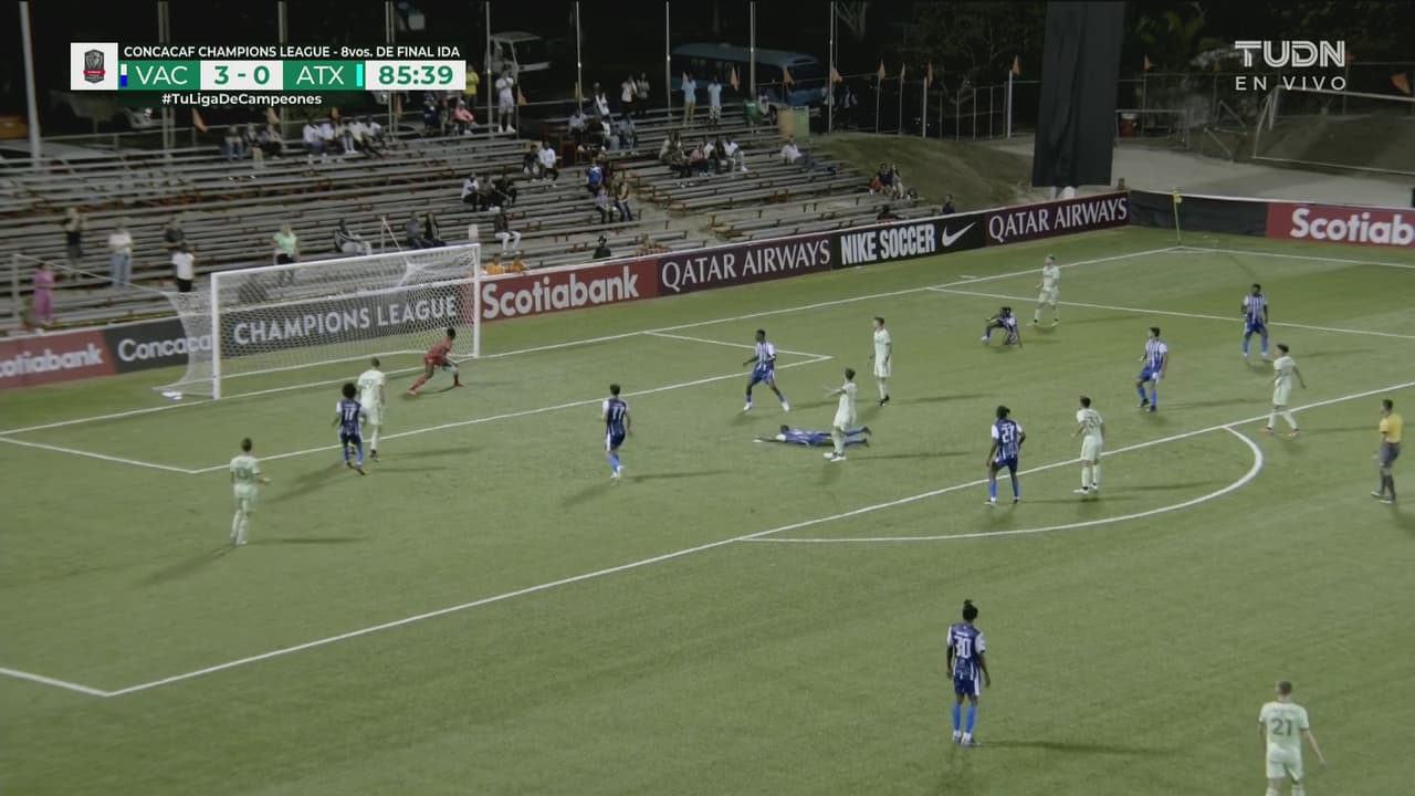 ¡Primera de peligro de Austin al 82’! Urruti manda fusilazo al palo