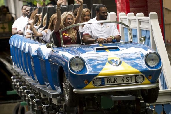 Las cheerleaders no sólo son las encargadas de animar a su equipo, ellas son bellas por dentro y fuera, así que una de sus múltiples labores también es apoyar a las causas nobles, así como a varios eventos sociales.