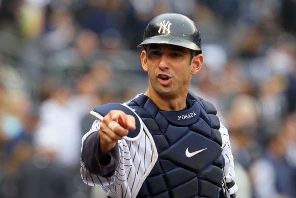 Jorge Posada regresó al plato y con el madero le tocó empujar la primera carrera del juego.