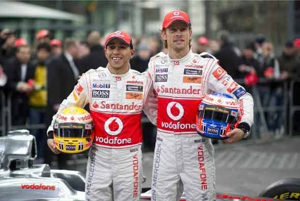 Lewis Hamilton y Jenson Button se mostraron optimistas de que el auto los ayudará a competir por el título.