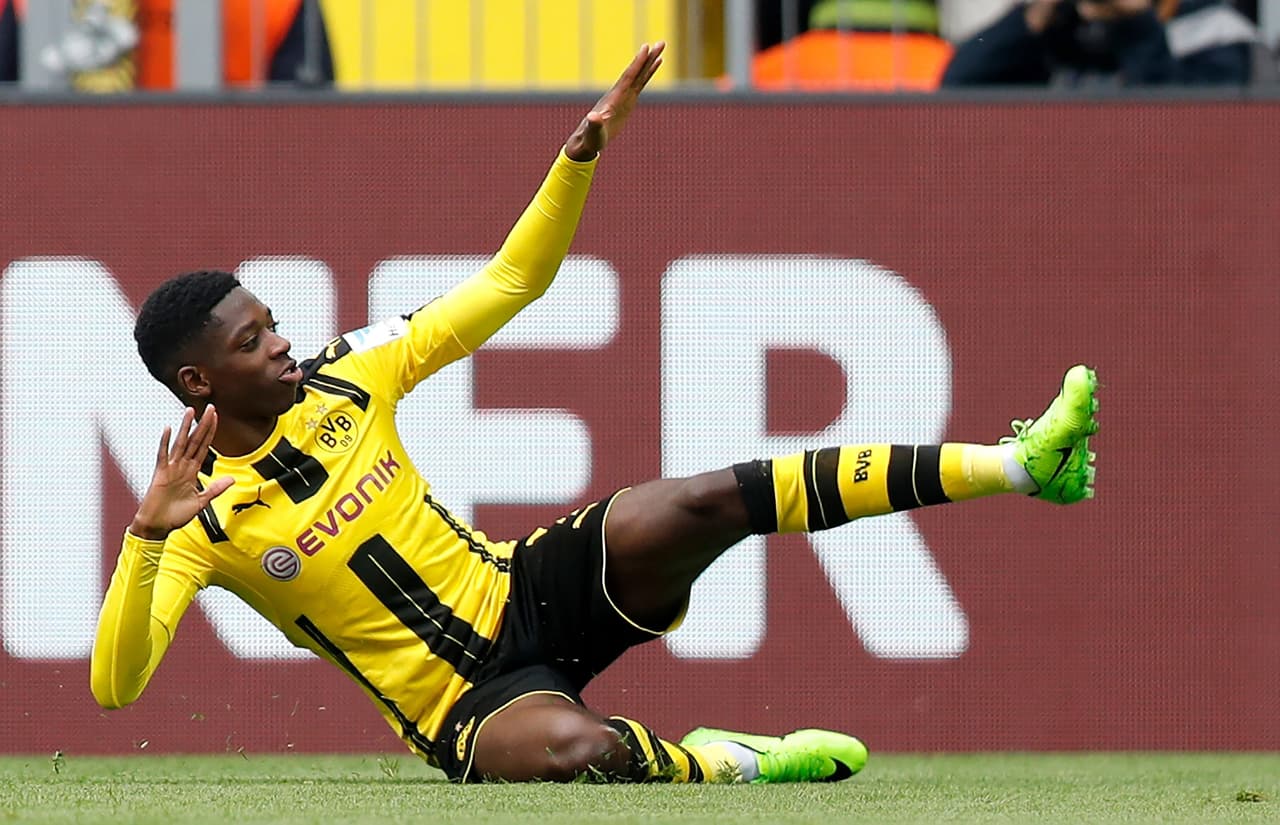 Borussia Dortmund venció 6-2 al Bayer Leverkusen en partido de la fecha 23 de la Bundesliga, en un encuentro en el que el mexicano Javier Hernández fue suplente y entró al minuto 66.