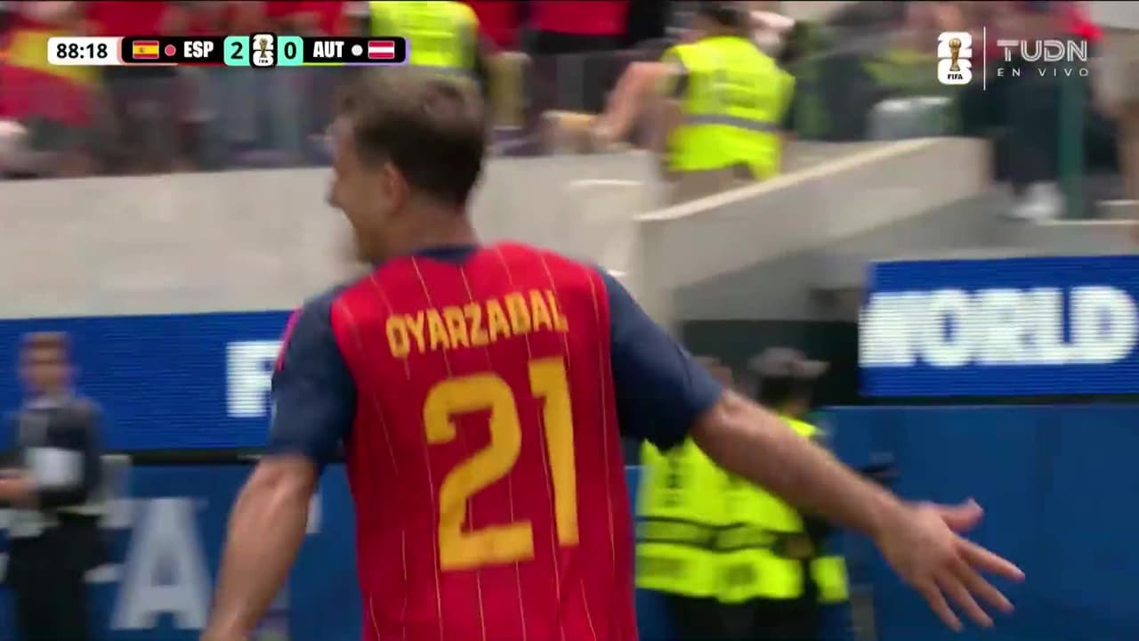 ¡Golazo enfermo de España! Brutal asistencia de Cucu para el doblete de Mikel
