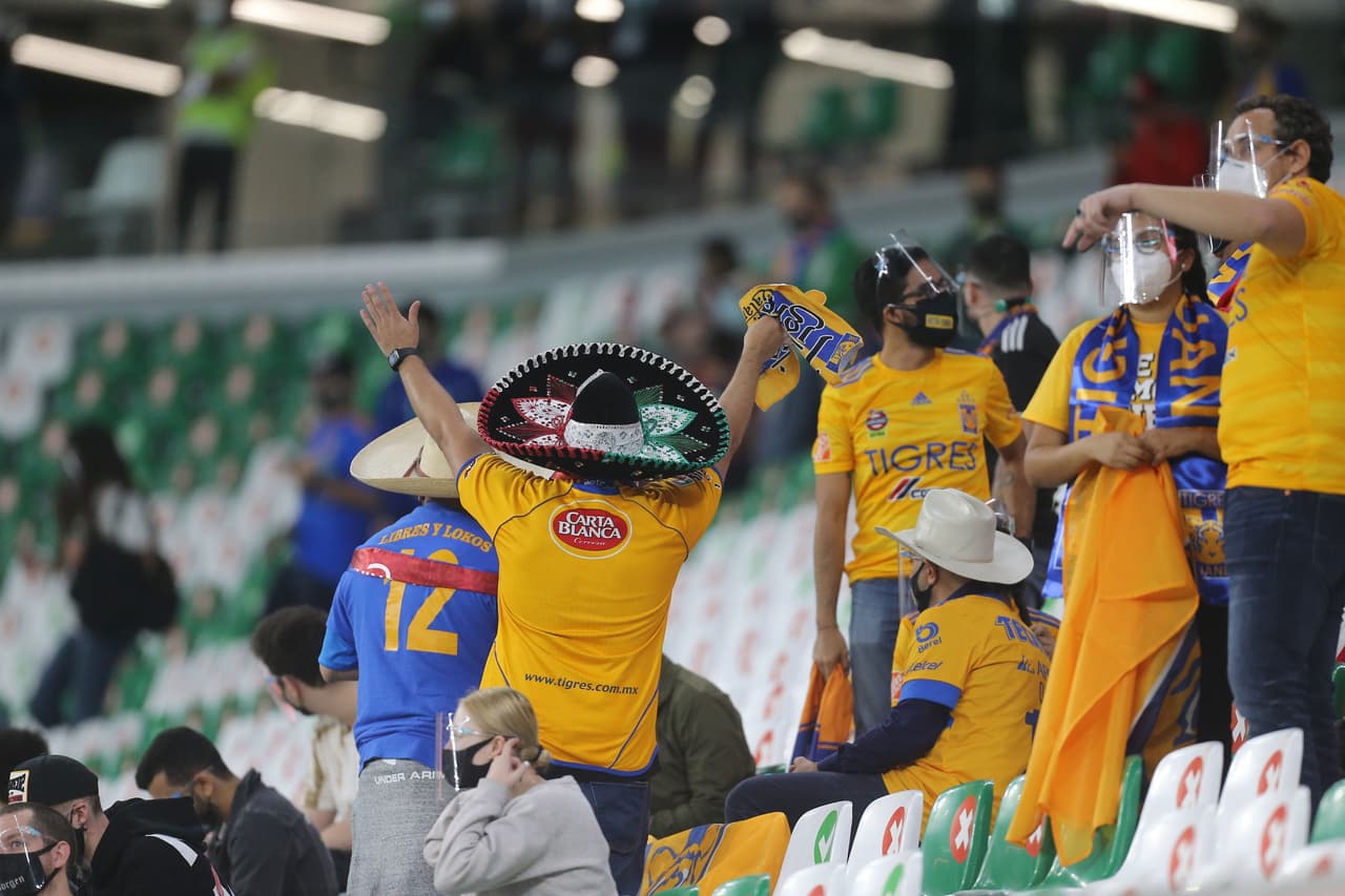 La afición mexicana siempre presente en todo el mundo y, en el Mundial de Clubes de la FIFA, no es la excepción. Fanáticos de Tigres así viven la pasión por su equipo y el futbol previo a la semifinal ante Palmeiras.