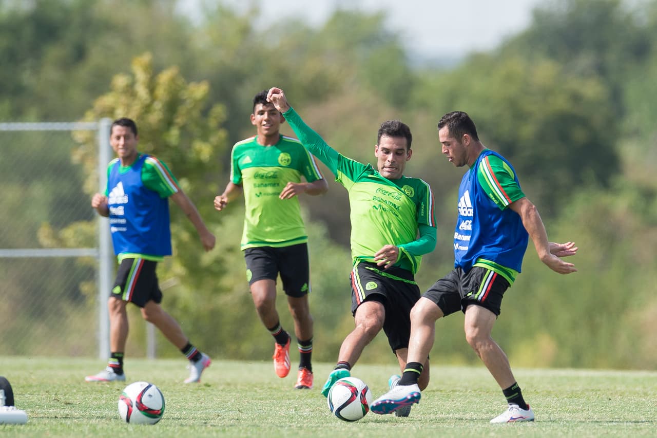 En aspecto grupal México deberá hacer presión de toda la cancha ante Argentina para limitar el accionar de los contrarios.