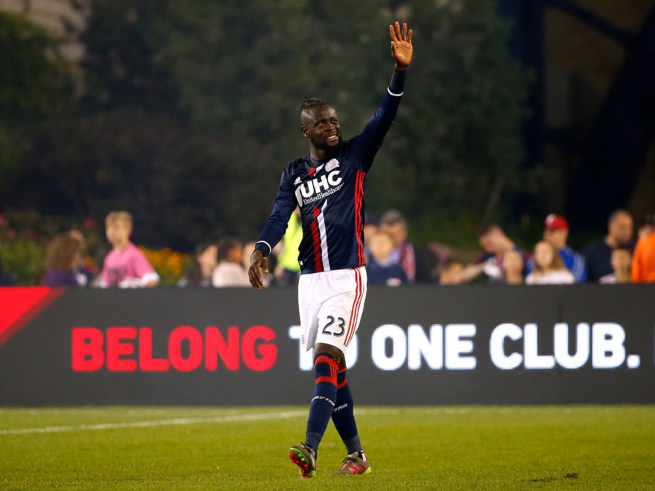 Kei Kamara, quien se mandó un doblete en la Fecha 21, fue el atacante más dominante en el triunfo de los Revs sobre Philadelphia Union por 3-0.
