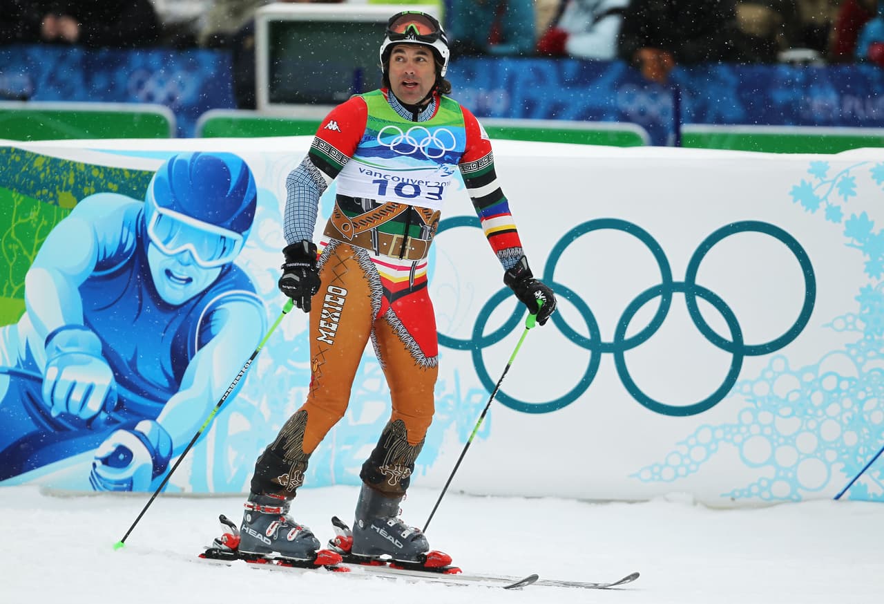 Con el puesto 45 en esquí alpino y el lugar 78 en eslalom gigante, el curioso uniforme de Von Hohenlohe fue los más llamativo en la competencia.
