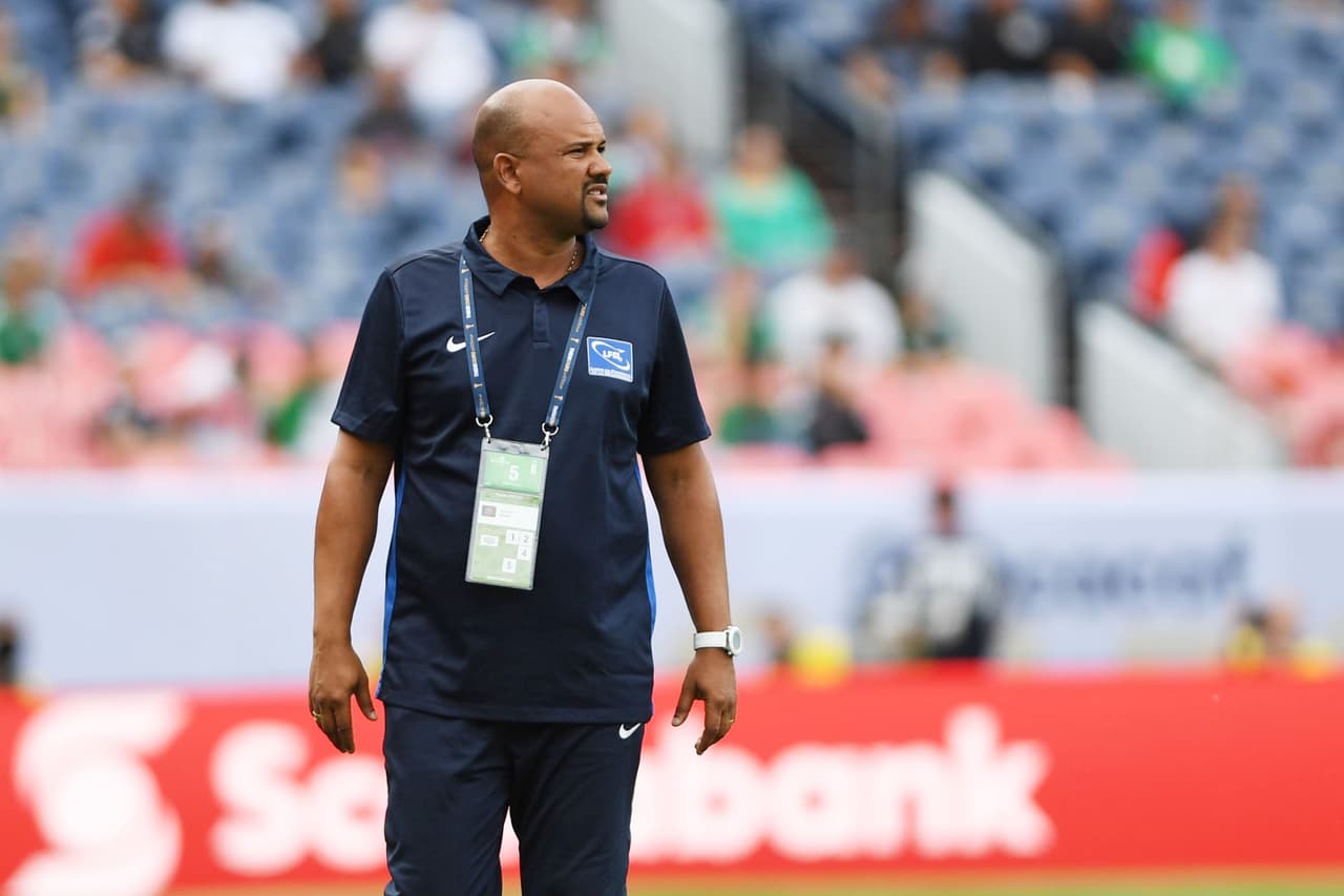 DT de Martinica optimista de enfrentar al Tri con personalidad