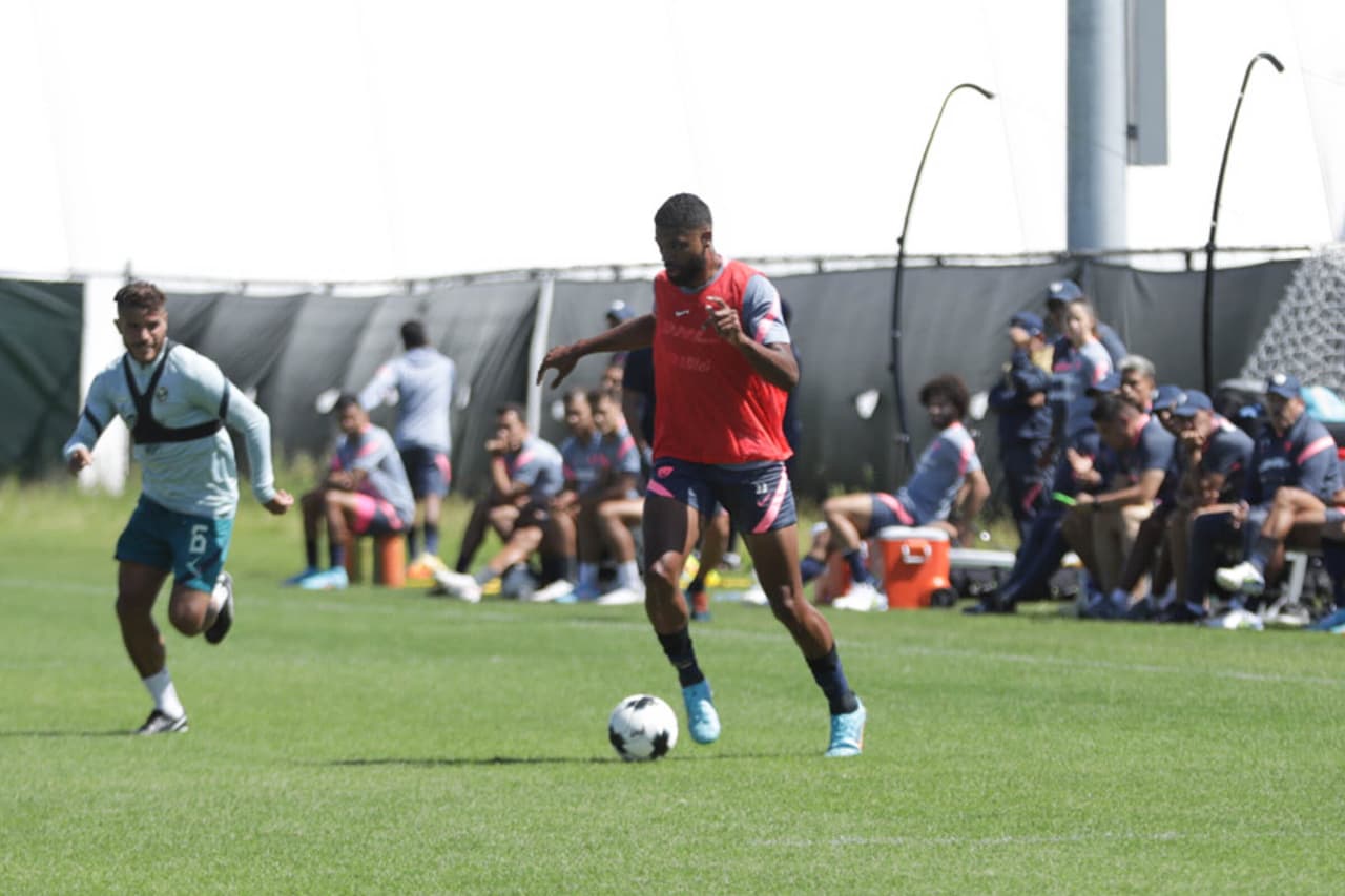 Diogo destaca su renovación y vislumbra el título con Pumas