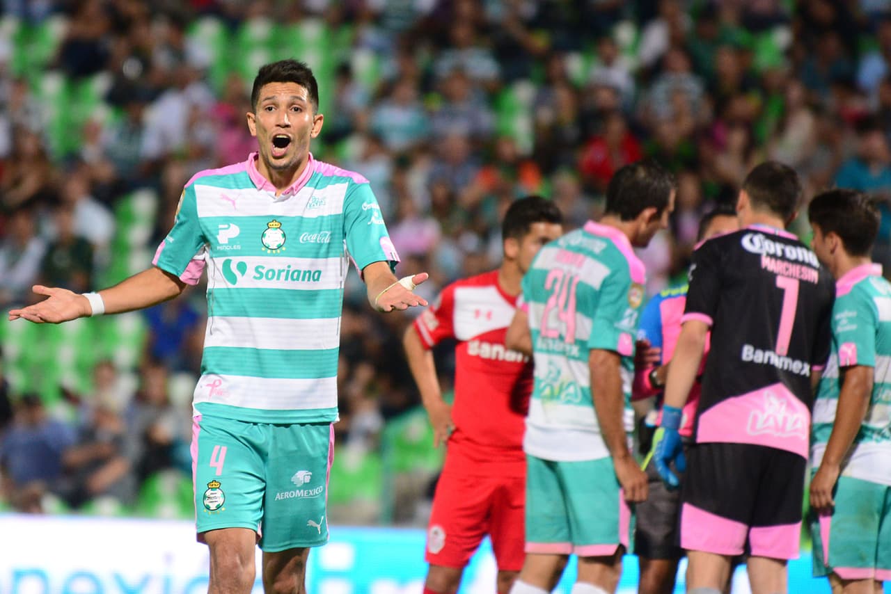 Jesús Molina – Es el contención de gran físico que eligió Osorio y en la Copa América cumplió con un buen trabajo, pero por algo el colombiano no lo alineó de inicio ante Chile. Necesita disminuir sus entradas groseras y mejorar la conducción de balón para ganarse la absoluta confianza del estratega.