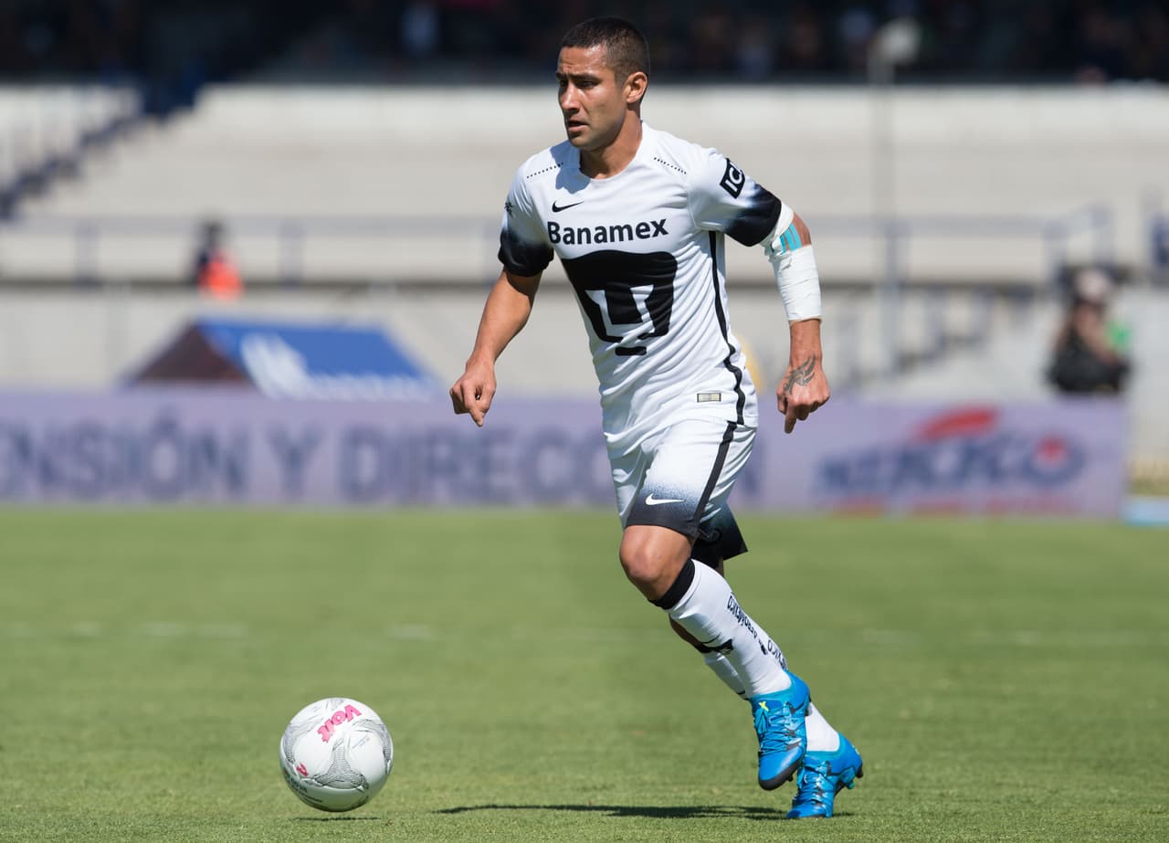 Luis Fuentes – Lleva varios años siendo muy regular con los Pumas donde es inamovible por el costado izquierdo. Es un zurdo natural, factor que le gusta al técnico nacional y puede ayudar para convencer a Juan Carlos Osorio de darle una oportunidad con la selección.