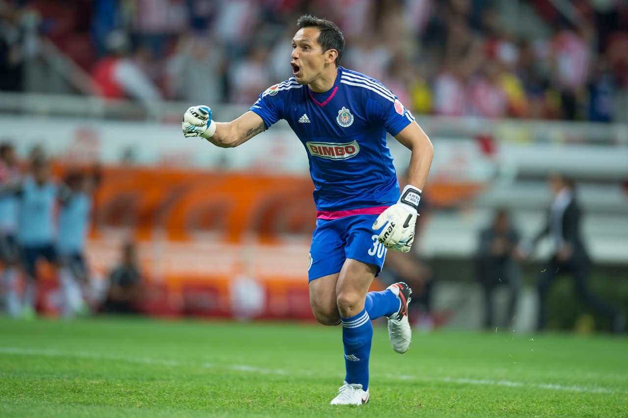 Rodolfo Cota – Un caso parecido al de Hugo pues llegó a Chivas como reserva de Toño Rodríguez pero en los entrenamientos le llenó el ojo a Almeyda y ha respondido con un estupendo nivel y recibiendo pocos goles. Si se mantiene sería justo su llamado.