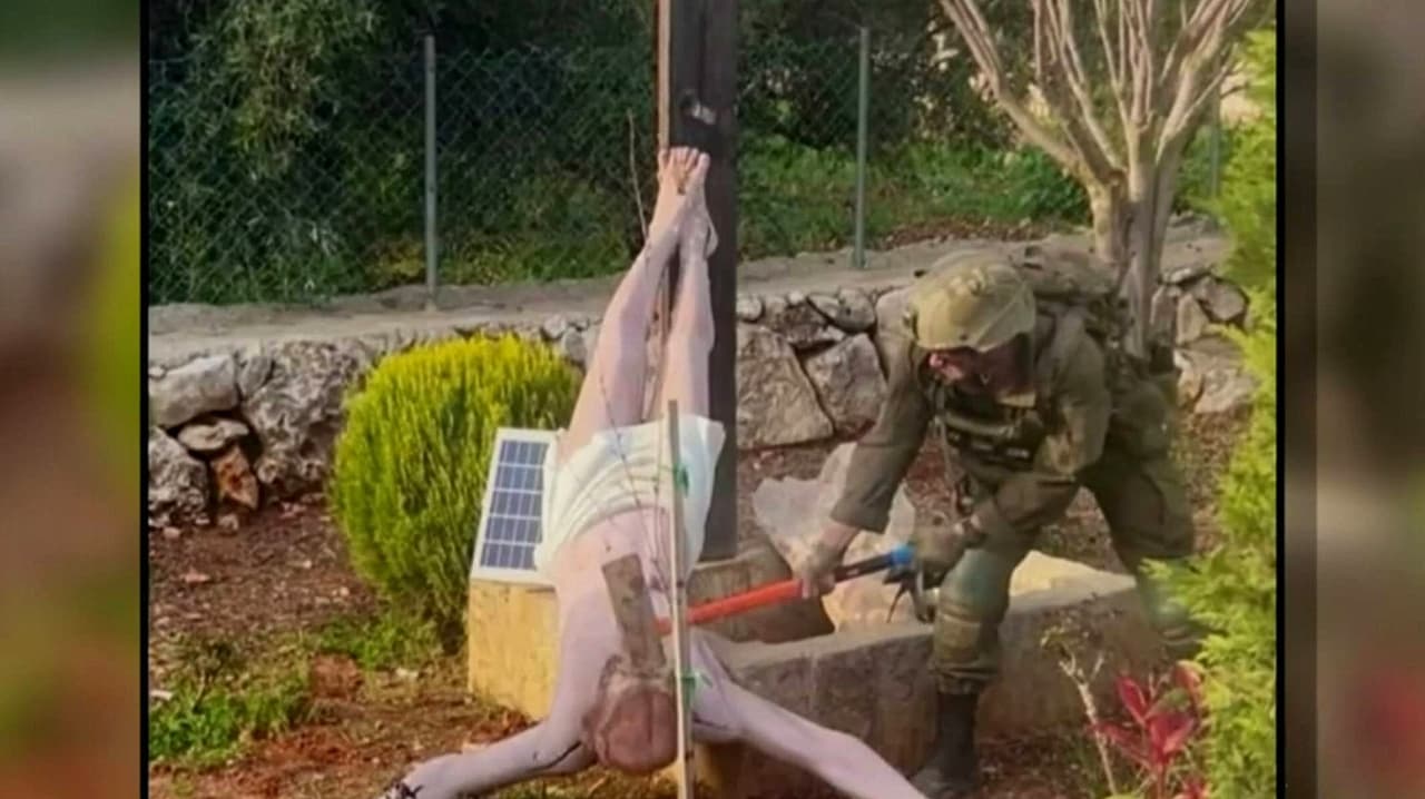 Ejército israelí investiga a soldado por destruir una estatua de Jesucristo en el sur del Líbano