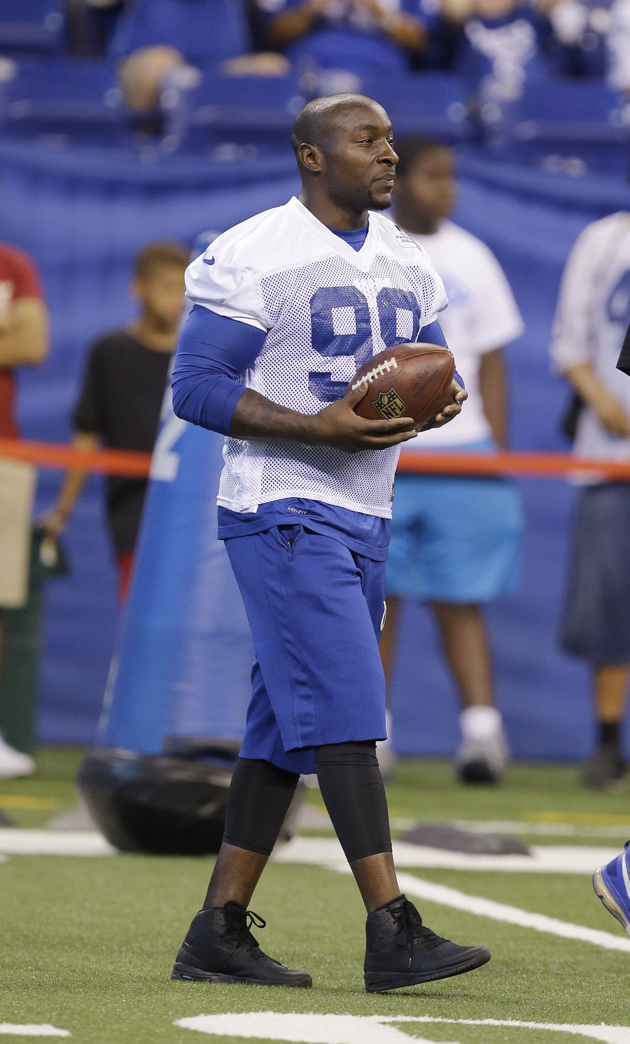 Robert Mathis a compañeros de los Colts: "Dejemos que el 2006 vuelva a ocurrir"