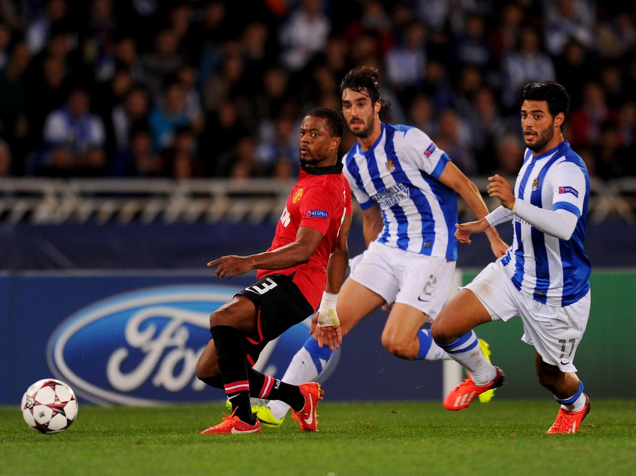 Algunos jugadores de la Real, como los laterales Carlos Martínez y Alberto de la Bella, también estaban jugando a gran nivel.