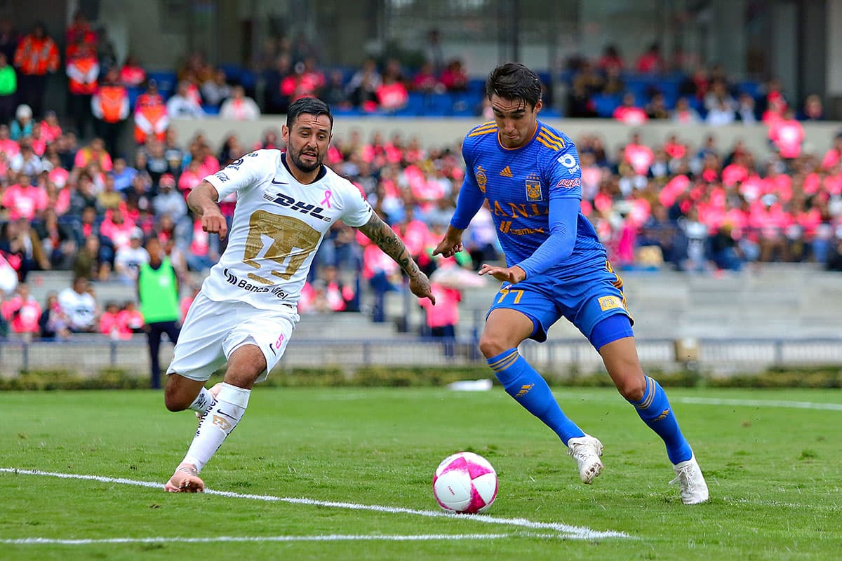 El canterano Rafael Durán (derecha) definió dentro del área para poner en ventaja a los Tigres en el minuto 32.
