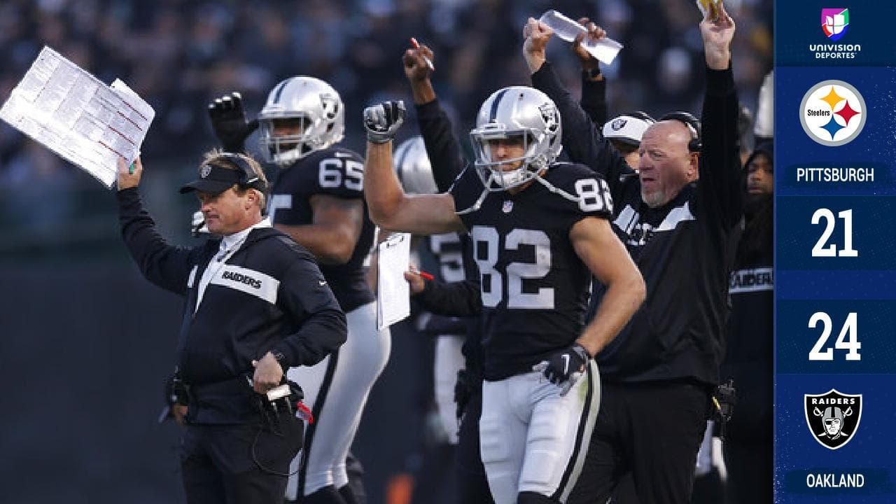 <b>Pittsburgh 21-24 Oakland</b>. Derek Carr tuvo dos pases de anotación y 322 yardas en el triunfo de los Raiders (3-10) ante los Steelers (7-5-1) quienes ahora tienen una racha de tres derrotas en fila.